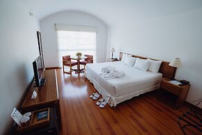 Hotel El Lago by Luoxo