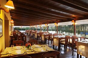 Hotel El Lago by Luoxo