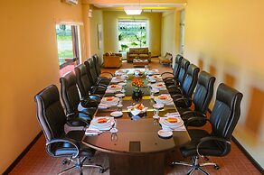 Hotel El Lago by Luoxo