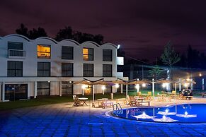 Hotel El Lago by Luoxo