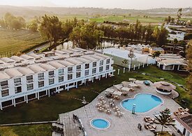 Hotel El Lago by Luoxo