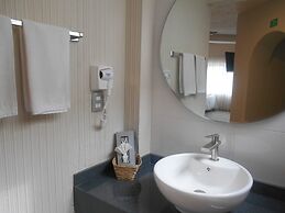 Hotel Puente Real