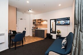 Gilmer Apartment Hotel