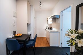Gilmer Apartment Hotel