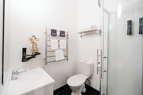 Gilmer Apartment Hotel