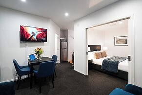 Gilmer Apartment Hotel