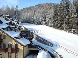 Neve Sole Folgarida Resort Aparthotel