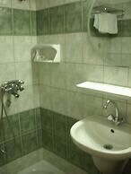 Claridge Hotel