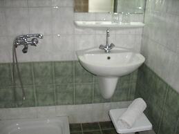 Claridge Hotel