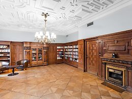TRIBE Riga City Centre Hotel - Renovated 2026