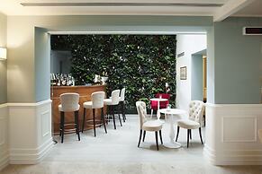 Hotel Riviera & Maximilians