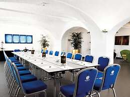 Jet Hotel