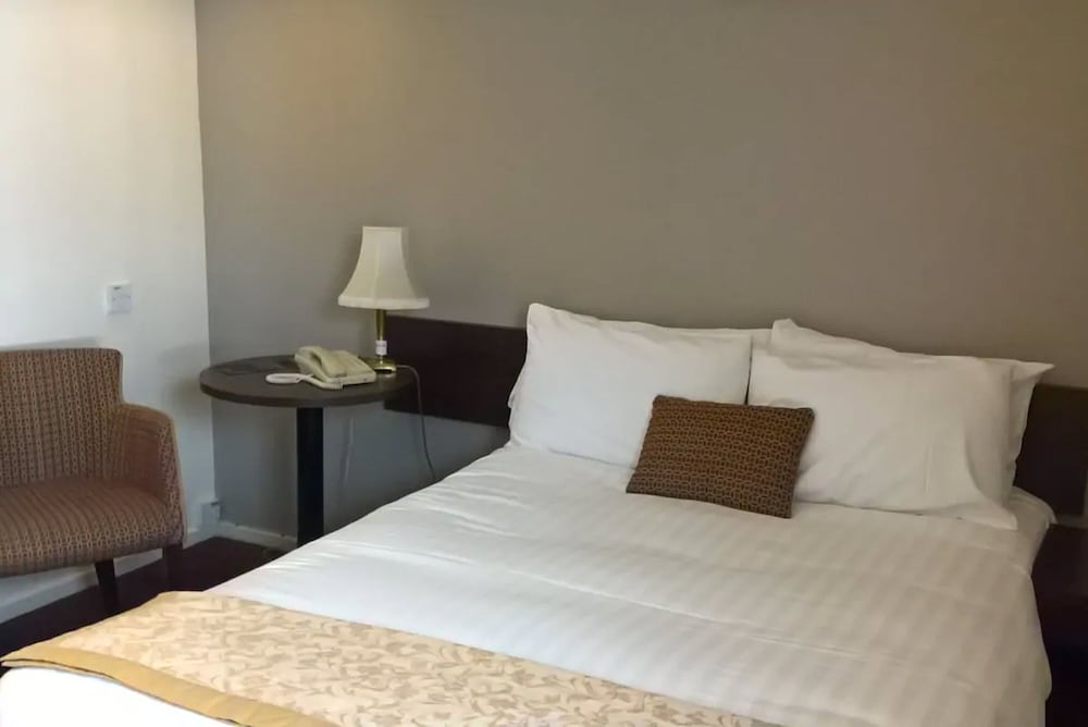 Highlander Hotel
