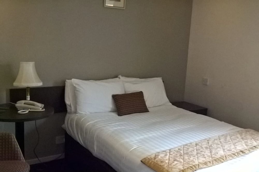 Highlander Hotel