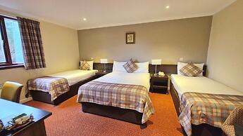 Highlander Hotel