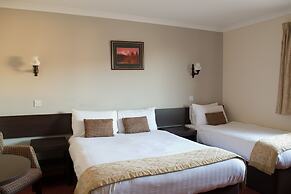 Highlander Hotel