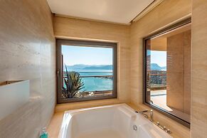 D Maris Bay