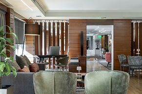 Blazer Suites Hotel