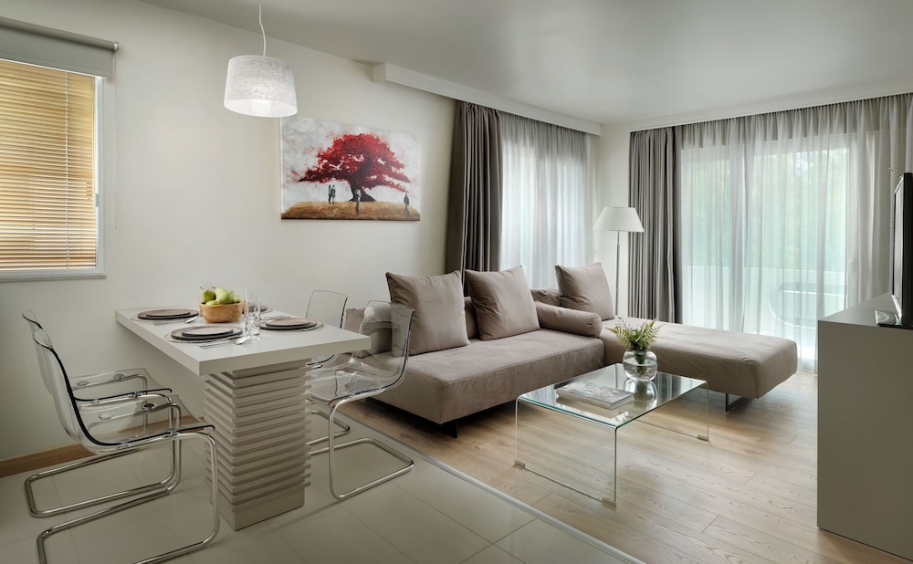 Blazer Suites Hotel