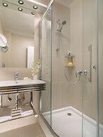 Blazer Suites Hotel