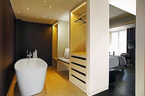 Lozenge Hotel