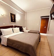 Hotel Triton