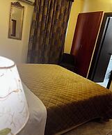 Hotel Triton