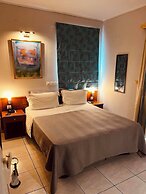 Hotel Triton