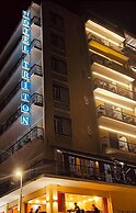 Hotel Triton