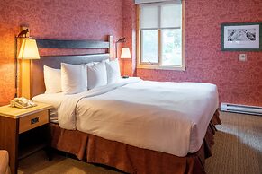 The Fox Hotel and Suites