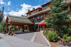 The Fox Hotel and Suites