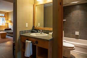 The Fox Hotel and Suites