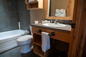 The Fox Hotel and Suites