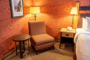The Fox Hotel and Suites