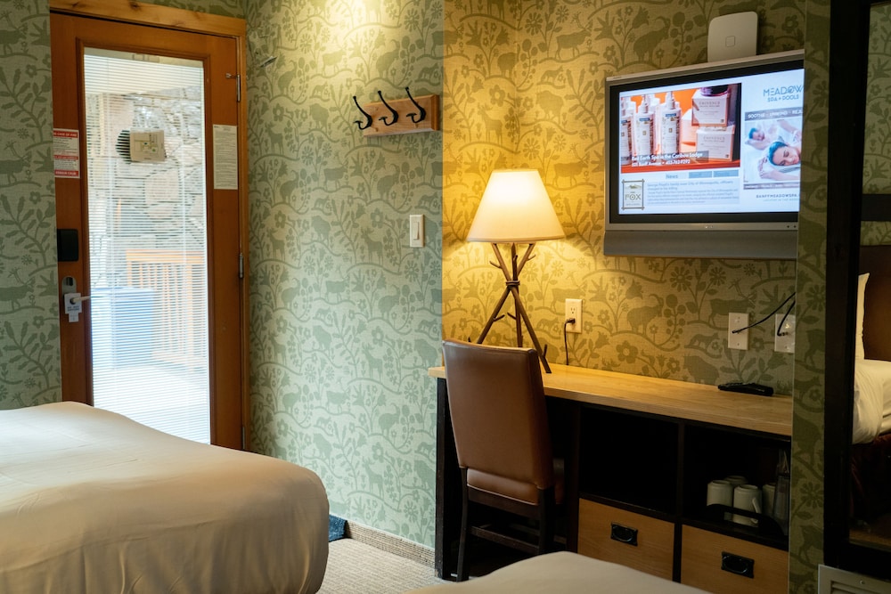 The Fox Hotel and Suites