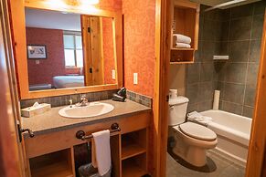 The Fox Hotel and Suites