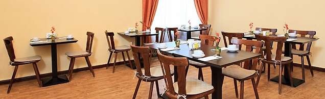 Hotel - Pension Cortina
