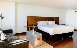 Radisson Blu Acqua Hotel & Spa Concon