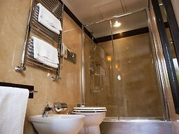 Intown Luxury House
