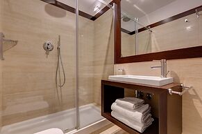 Intown Luxury House