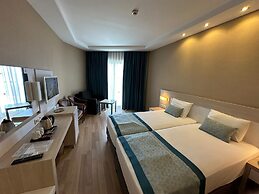 Riviera Hotel & Spa