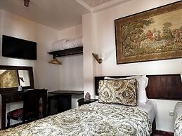 RIAD DAR LAURA