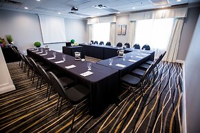 Cambridge Hotel and Conference Centre