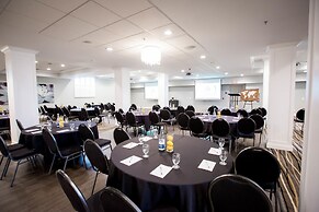 Cambridge Hotel and Conference Centre