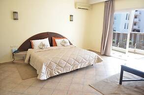Intouriste Hôtel & Suites