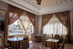 Intouriste Hôtel & Suites