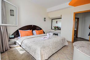 Intouriste Hôtel & Suites