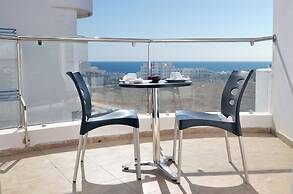 Intouriste Hôtel & Suites