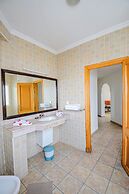 Intouriste Hôtel & Suites