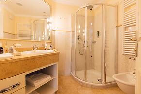 Alpenpalace Luxury Hideaway & Spa Retreat